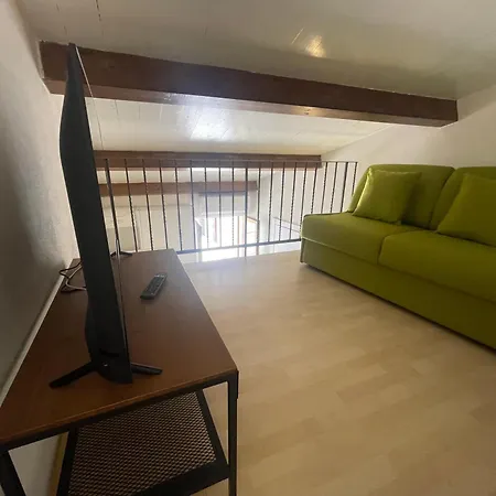 Apartment Casa 33 *